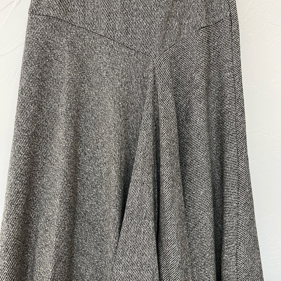 Women’s Gray & Black 8P Wool Skirt - Picture 5 of 7